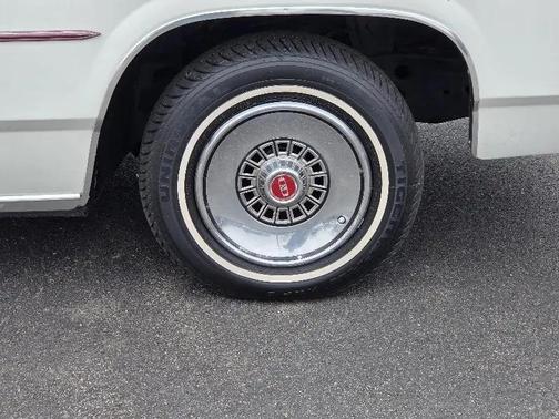 White 1979 Ford LTD