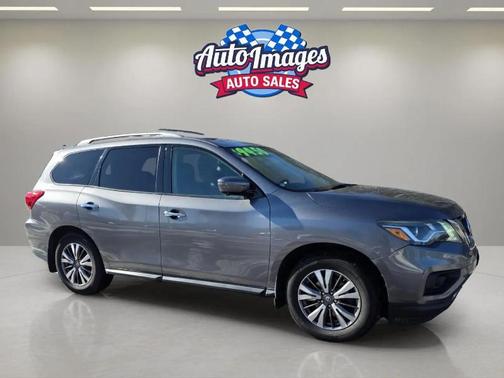 2017 Nissan Pathfinder SL