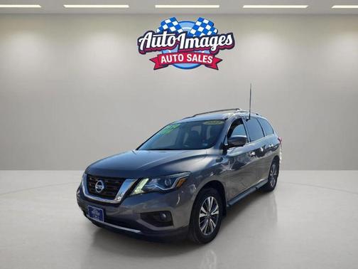 2017 Nissan Pathfinder SL