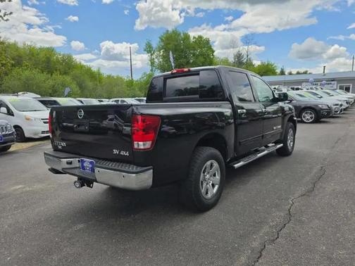 Black 2014 Nissan Titan SV