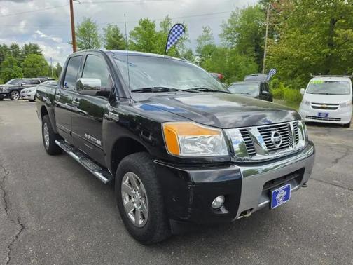 Black 2014 Nissan Titan SV
