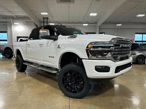 Bright White Clearcoat 2025 RAM 2500 Laramie