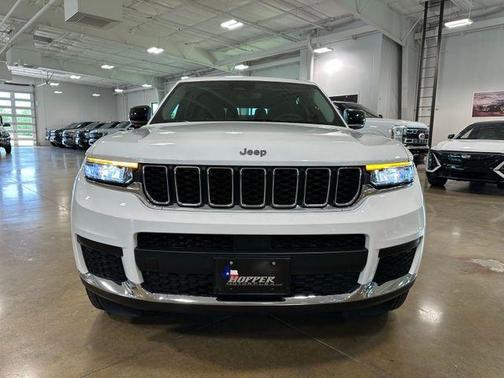 Bright White Clearcoat 2023 Jeep Grand Cherokee L Laredo