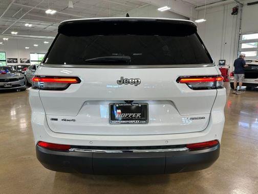 Bright White Clearcoat 2023 Jeep Grand Cherokee L Laredo
