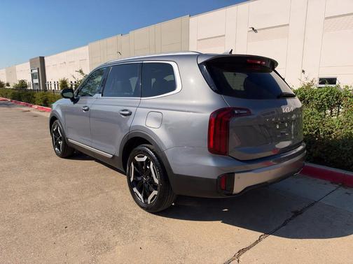 Everlasting Silver 2025 Kia Telluride S