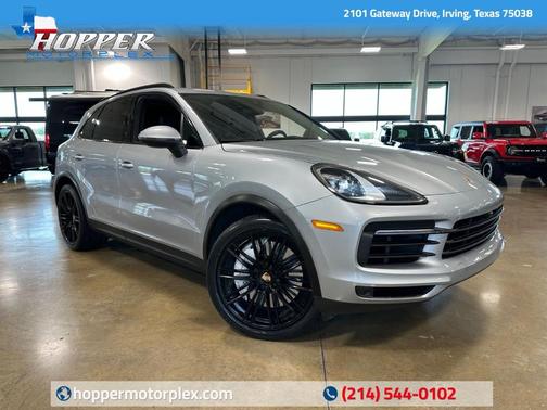 Dolomite Silver Metallic 2022 Porsche Cayenne Platinum Edition