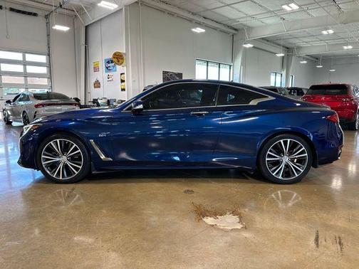 2017 INFINITI Q60 2.0T Premium