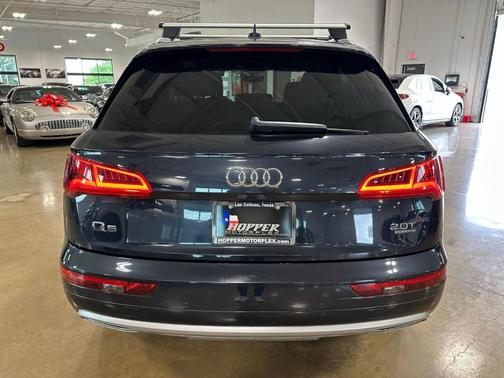 Moonlight Blue Metallic 2018 Audi Q5 2.0T Tech Premium