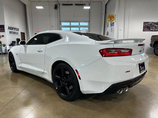 Summit White 2018 Chevrolet Camaro 1SS