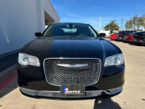 2022 Chrysler 300 Touring