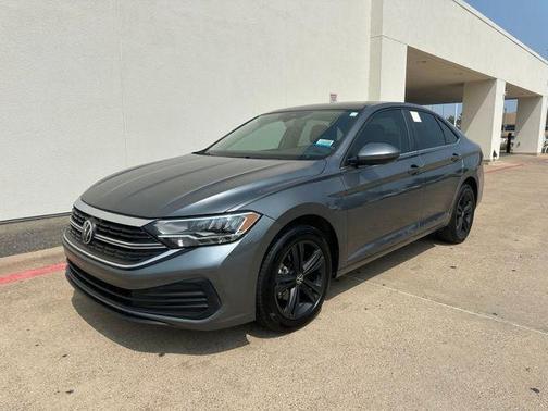 Platinum Gray Metallic 2024 Volkswagen Jetta 1.5T SE