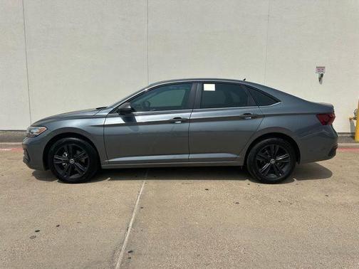 Platinum Gray Metallic 2024 Volkswagen Jetta 1.5T SE