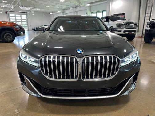 Dark Graphite Metallic 2022 BMW 750 i xDrive