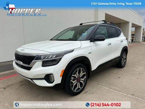 Clear White / Black Roof 2023 Kia Seltos SX