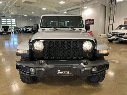 2022 Jeep Gladiator Sport