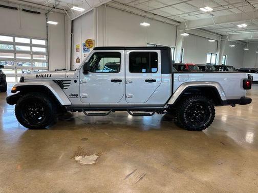 2022 Jeep Gladiator Sport