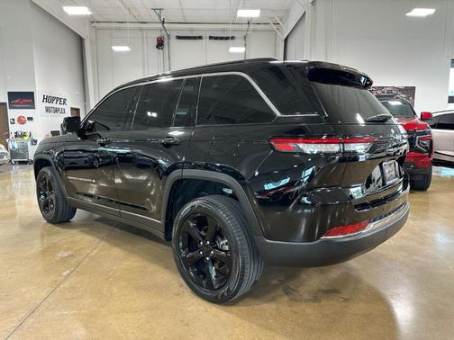 Diamond Black 2025 Jeep Grand Cherokee Limited
