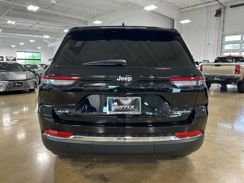 Diamond Black 2025 Jeep Grand Cherokee Limited
