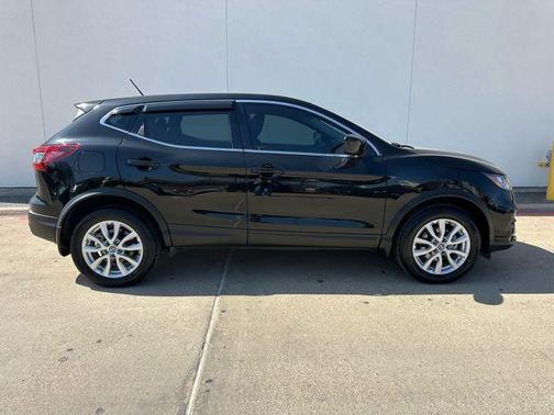 2022 Nissan Rogue Sport S