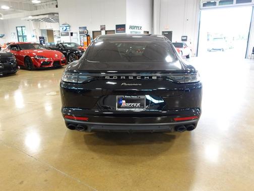 2022 Porsche Panamera Platinum Edition