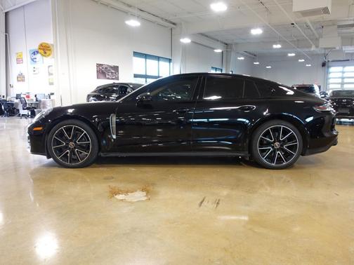 2022 Porsche Panamera Platinum Edition