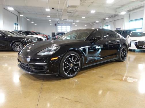 2022 Porsche Panamera Platinum Edition