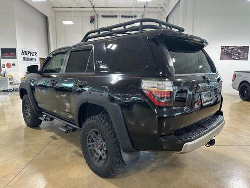 Midnight Black Metallic 2018 Toyota 4Runner Sport