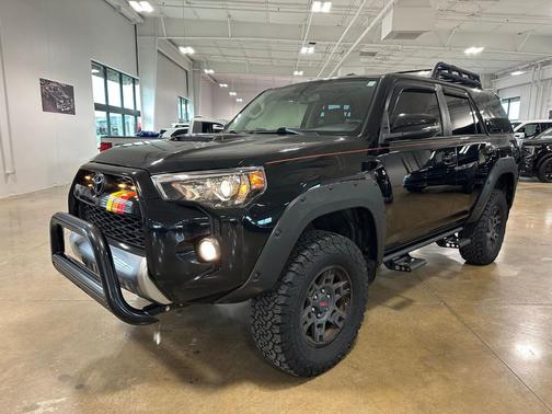 Midnight Black Metallic 2018 Toyota 4Runner Sport
