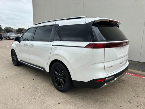 Snow White Pearl 2023 Kia Carnival SX Prestige