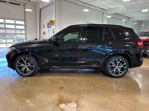 2022 BMW X5 M50i