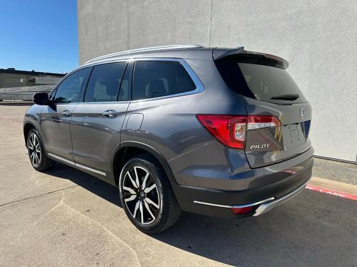 2022 Honda Pilot Touring 7-Passenger