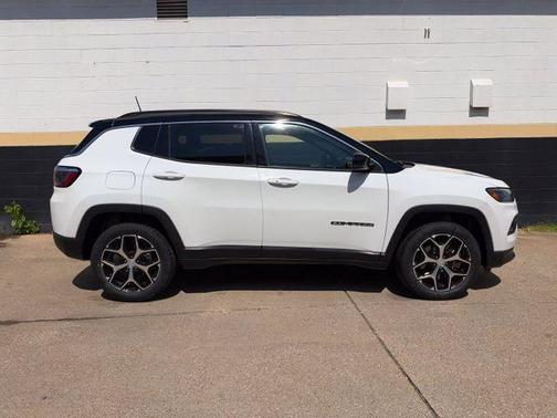 Bright White Clearcoat 2024 Jeep Compass Limited