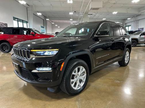 Diamond Black 2023 Jeep Grand Cherokee Limited
