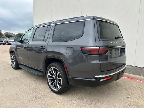Metallic 2022 Jeep Wagoneer Series II