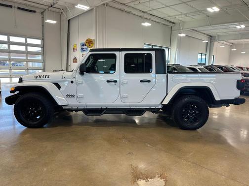 2021 Jeep Gladiator Sport
