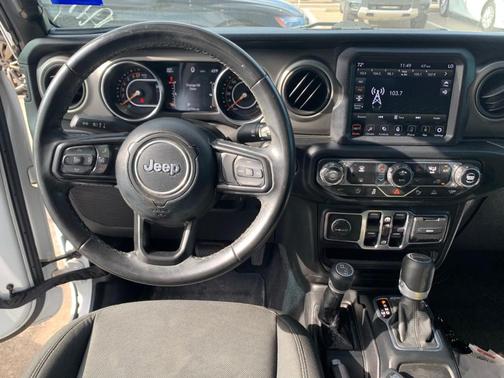 2021 Jeep Gladiator Sport