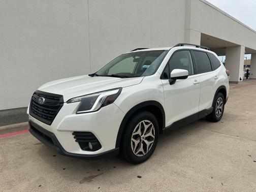 Crystal White Pearl 2023 Subaru Forester Premium