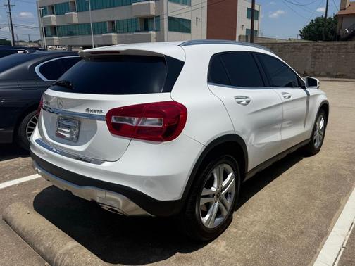 White 2019 Mercedes-Benz GLA 250 Base 4MATIC