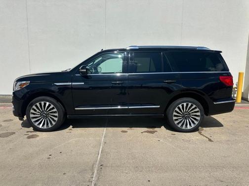 Black 2021 Lincoln Navigator Reserve