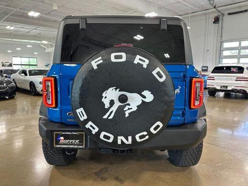 Blue Metallic 2022 Ford Bronco Outer Banks