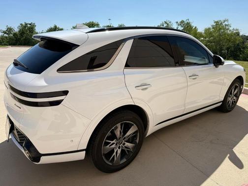 Alta White 2023 Genesis GV70 3.5T Sport