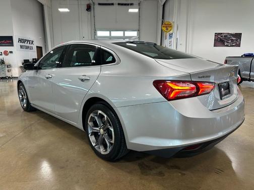 Silver Ice Metallic 2022 Chevrolet Malibu LT