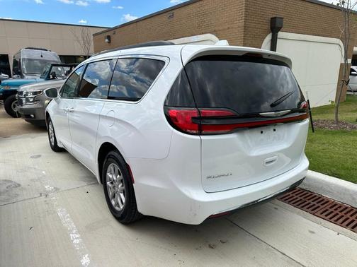 2022 Chrysler Pacifica Touring-L