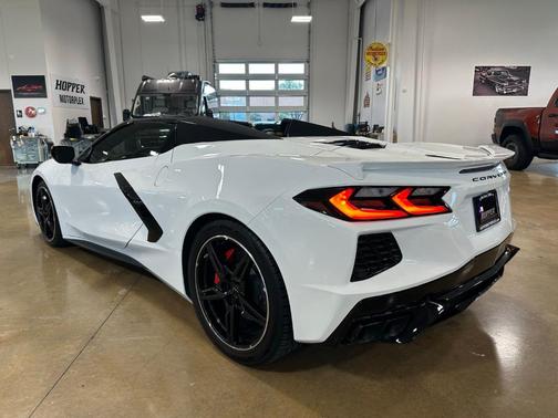 Arctic White 2023 Chevrolet Corvette Stingray w/1LT