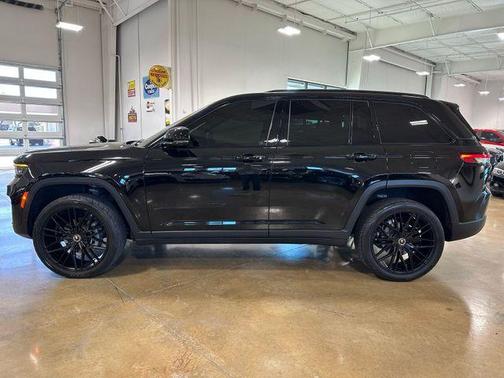 2022 Jeep Grand Cherokee Laredo