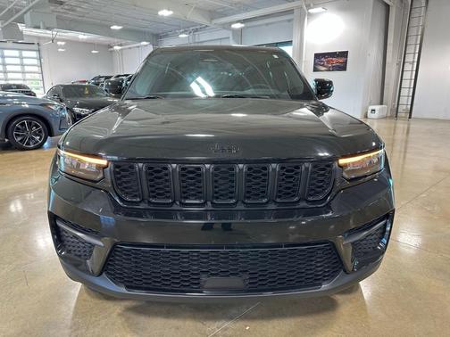 2022 Jeep Grand Cherokee Laredo