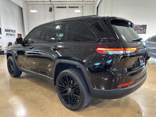 2022 Jeep Grand Cherokee Laredo