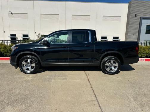 Black 2025 Honda Ridgeline RTL