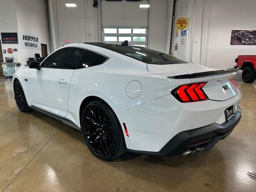 Oxford White 2024 Ford Mustang GT Premium
