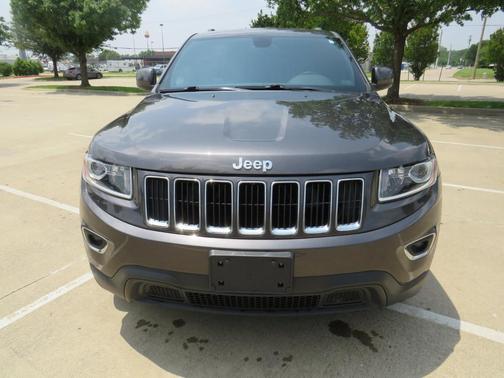 Photo 2 of 8 of 2015 Jeep Grand Cherokee Laredo